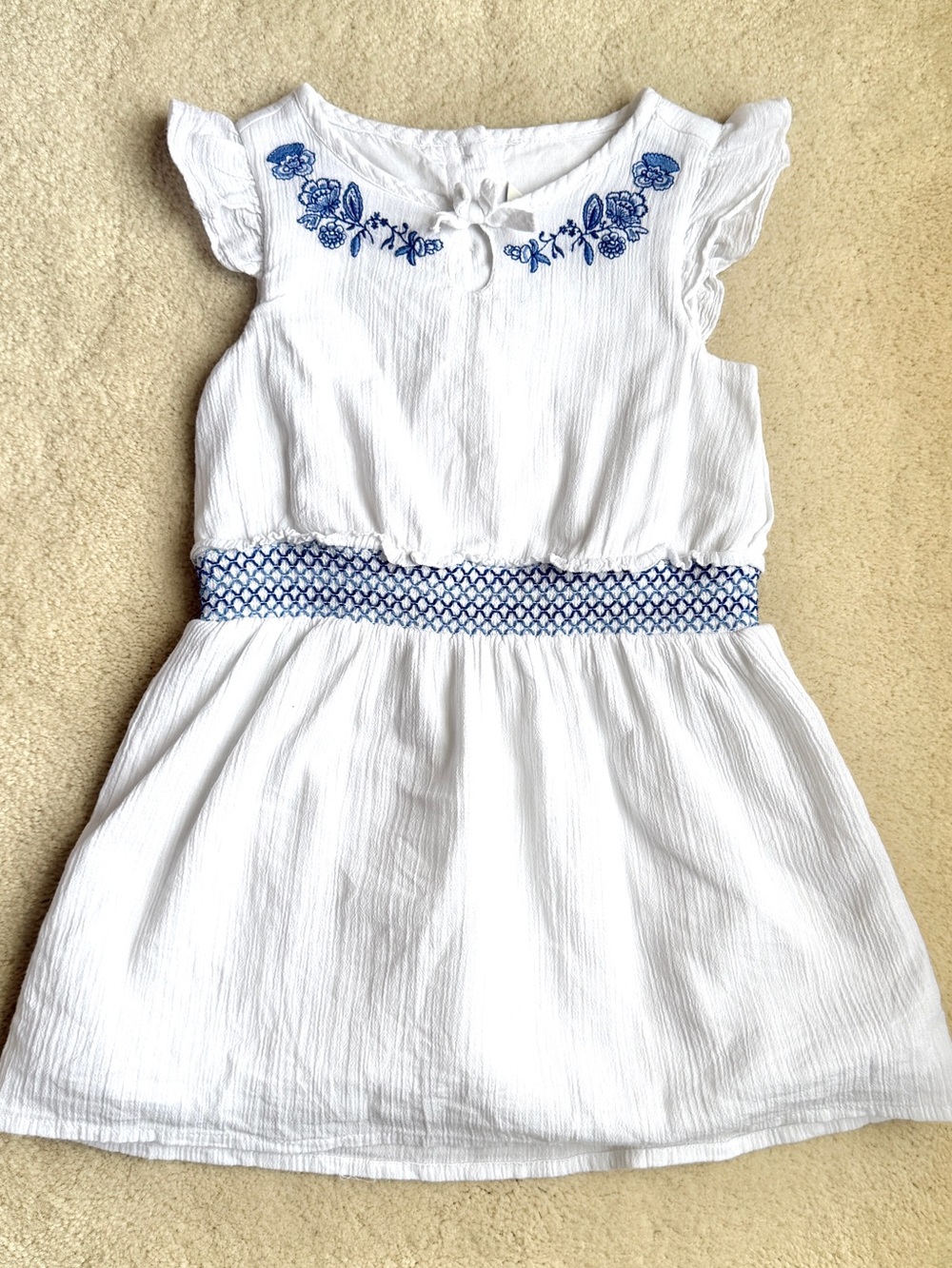 Janie and Jack White Blue Embroidered Floral Smocked Dress Girls Size 4